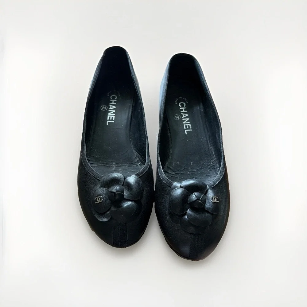 Chanel G30752 Camellia Black Leather Grosgrain Trim Flat Shoes 38